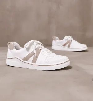 BETWEEN THE LINES SNEAKER