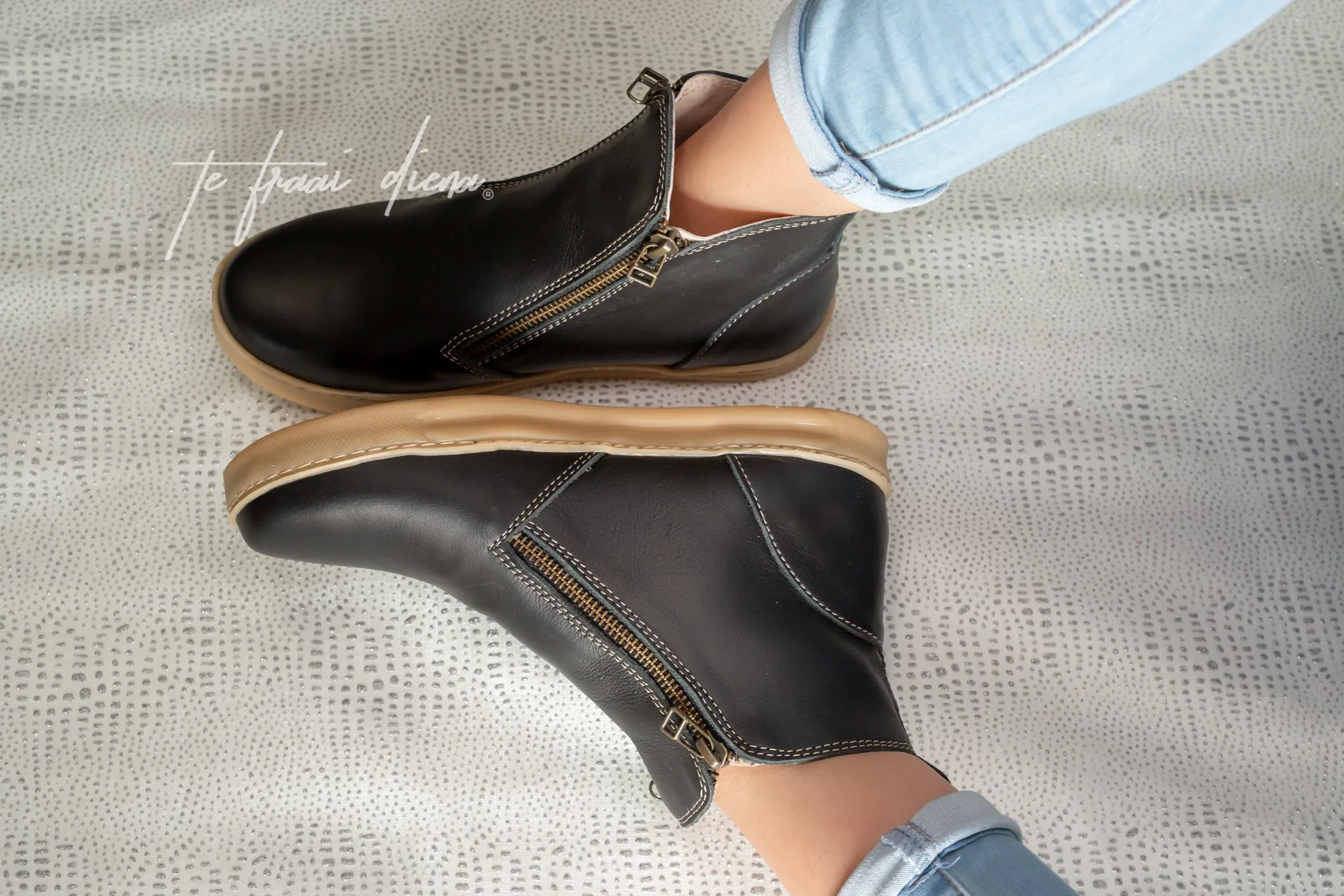 Liezl - Black