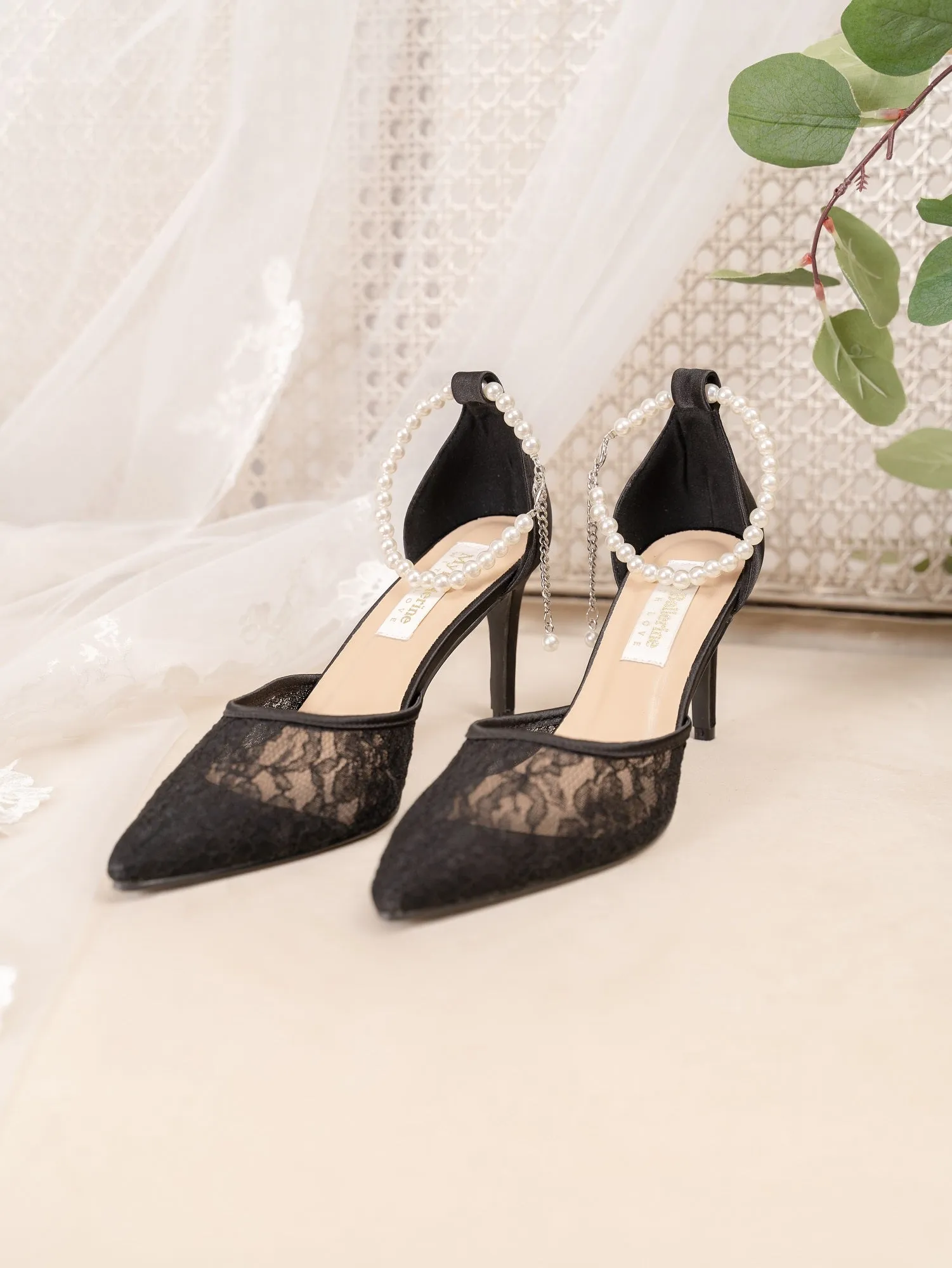 Poppy Comfy Heels In Black