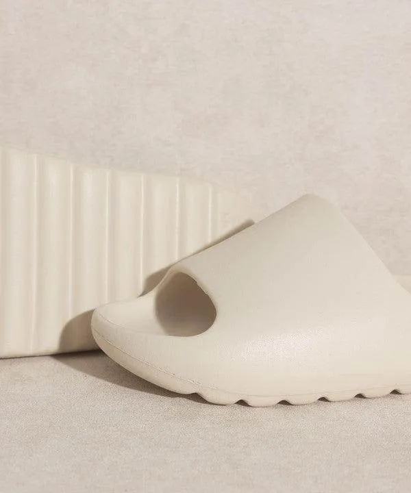 Women's Shoes Oasis Society Wyatt - Comfort Slides